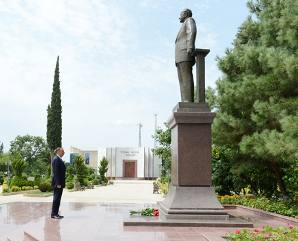 İlham Əliyev Cəlilabad rayonuna gəlib (FOTO)