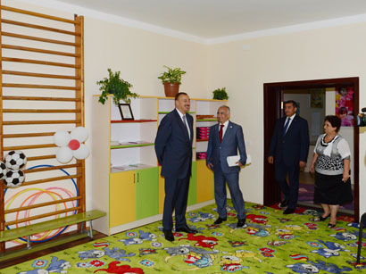 İlham Əliyev 268 nömrəli körpələr evi-uşaq bağçasının əsaslı yenidənqurmadan sonrakı vəziyyəti ilə tanış olub (FOTO)