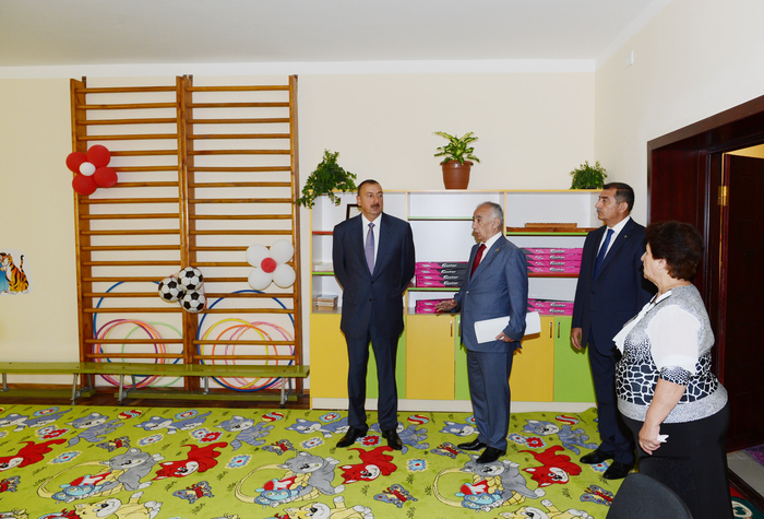İlham Əliyev 268 nömrəli körpələr evi-uşaq bağçasının əsaslı yenidənqurmadan sonrakı vəziyyəti ilə tanış olub (FOTO)