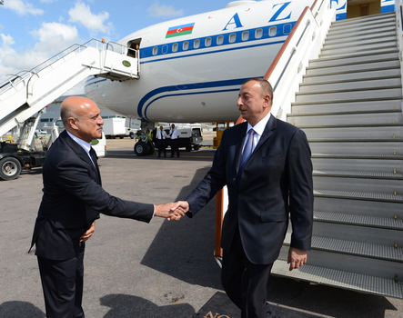 Prezident İlham Əliyev Böyük Britaniyaya işgüzar səfərə gəlib