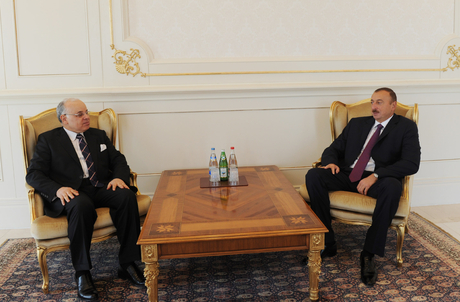 İlham Əliyev Misirin ölkəmizdəki səfirini diplomatik fəaliyyətinin başa çatması ilə əlaqədar qəbul edib