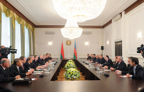 Prezident İlham Əliyev: Azərbaycan və Belarusun münasibətləri çox yüksək səviyyəli dinamikliyi ilə fərqlənir (FOTO)