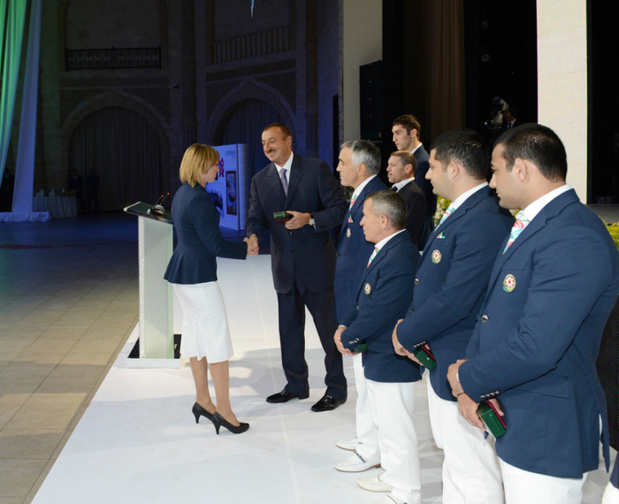 Prezident İlham Əliyev: Azərbaycanda çox güclü və mehriban idman ailəsi var (FOTO)
