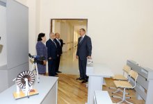 İlham Əliyev Bakıda 49 nömrəli "İntellekt" məktəb-liseyin və 21 nömrəli məktəbin binalarının yenidənqurmadan sonrakı vəziyyəti ilə tanış olub (FOTO)
