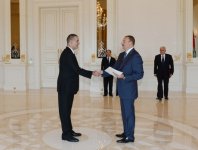 İlham Əliyev İsrailin Azərbaycanda yeni təyin olunmuş səfirinin etimadnaməsini qəbul edib