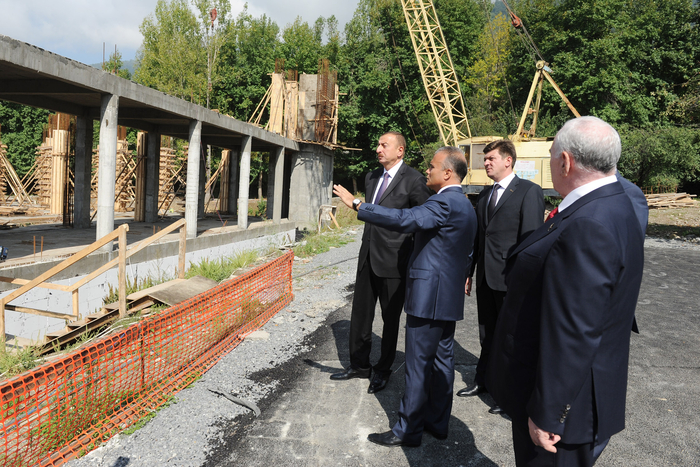 Azərbaycan Prezidenti Qəbələ Konqres Mərkəzində tikinti işlərinin gedişi ilə tanış olub (FOTO)