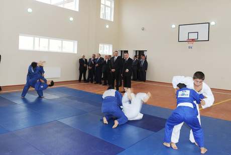 Prezident İlham Əliyev: Dağlıq Qarabağ problermi ancaq Azərbaycanın ərazi bütövlüyü çərçivəsində öz həllini tapa bilər (FOTO)