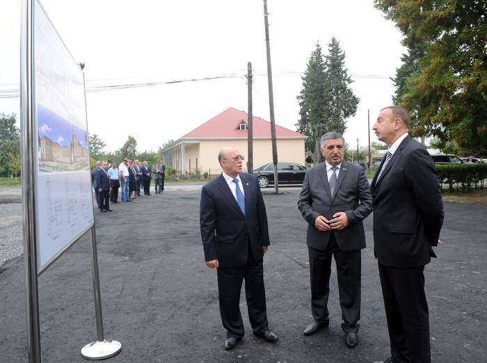 İlham Əliyev Bəhmətli kənd tam orta məktəb binasının təməlqoyma mərasimində iştirak edib (FOTO)