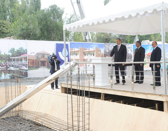 İlham Əliyev Bəhmətli kənd tam orta məktəb binasının təməlqoyma mərasimində iştirak edib (FOTO)