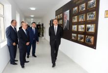 İlham Əliyev Qax rayonunda orta məktəbinin binasında aparılan əsaslı təmir və yenidənqurma işlərinin gedişi ilə tanış olmuşdur (FOTO)