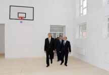 İlham Əliyev Qax rayonunda orta məktəbinin binasında aparılan əsaslı təmir və yenidənqurma işlərinin gedişi ilə tanış olmuşdur (FOTO)