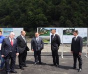 İlham Əliyev "Tufan" dağ-xizək yay-qış istirahət kompleksində işlərin gedişi ilə tanış olub (FOTO)