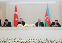 Azərbaycan-Türkiyə sənədləri imzalanıb (FOTO)