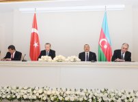 Azərbaycan-Türkiyə sənədləri imzalanıb (FOTO)