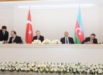 Azərbaycan-Türkiyə sənədləri imzalanıb (FOTO)