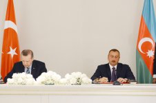 Azərbaycan-Türkiyə sənədləri imzalanıb (FOTO)