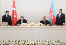 Azərbaycan-Türkiyə sənədləri imzalanıb (FOTO)