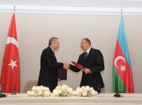 Azərbaycan-Türkiyə sənədləri imzalanıb (FOTO)
