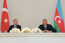 Prezident İlham Əliyev: Azərbaycanın daxili prosedurları tamamlanandan sonra Türkiyə vətəndaşları ölkəmizə vizasız gələ bilərlər (FOTO)