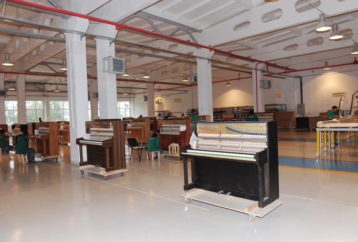 Azərbaycanın birinci xanımı və Türkiyə Baş nazirinin xanımı "Beltmann" piano fabriki ilə tanış olublar (FOTO)
