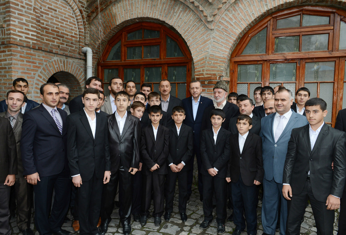 İlham Əliyev və Rəcəb Tayyib Ərdoğan Şəki Cümə məscidinə baş çəkiblər (FOTO)