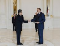 İlham Əliyev Koreya Respublikasının ölkəmizdə yeni təyin olunmuş səfirinin etimadnaməsini qəbul edib