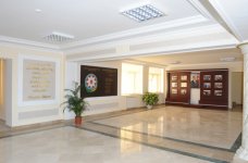 Prezident İlham Əliyev və xanımı Bakıda 242 nömrəli orta məktəbin əsaslı təmir və yenidənqurma işlərindən sonrakı vəziyyəti ilə tanış olublar (FOTO)