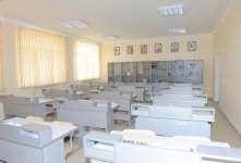 Prezident İlham Əliyev və xanımı Bakıda 242 nömrəli orta məktəbin əsaslı təmir və yenidənqurma işlərindən sonrakı vəziyyəti ilə tanış olublar (FOTO)