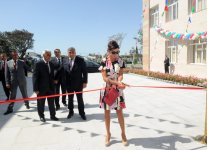 Zirə qəsəbəsində 120 nömrəli məktəb üçün beş korpusdan ibarət yeni bina tikilib (FOTO)