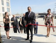 İlham Əliyev və xanımı Bakının Keşlə qəsəbəsində yeni məktəb binasının açılışında iştirak ediblər (FOTO)