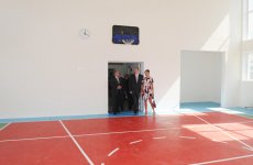 İlham Əliyev və xanımı Bakının Keşlə qəsəbəsində yeni məktəb binasının açılışında iştirak ediblər (FOTO)