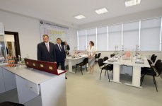 Prezident İlham Əliyev paytaxtın Bülbülə qəsəbəsində yeni inşa olunmuş 327 nömrəli tam orta məktəbin açılışında iştirak edib (FOTO)