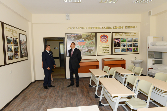 Prezident İlham Əliyev paytaxtın Bülbülə qəsəbəsində yeni inşa olunmuş 327 nömrəli tam orta məktəbin açılışında iştirak edib (FOTO)