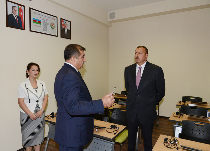 Prezident İlham Əliyev paytaxtın Bülbülə qəsəbəsində yeni inşa olunmuş 327 nömrəli tam orta məktəbin açılışında iştirak edib (FOTO)