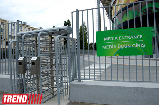 Bakıda 8-ci Kilometr qəsəbəsində tikilən yeni stadiondan görüntülər (FOTO)