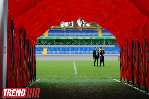 Bakıda 8-ci Kilometr qəsəbəsində tikilən yeni stadiondan görüntülər (FOTO)
