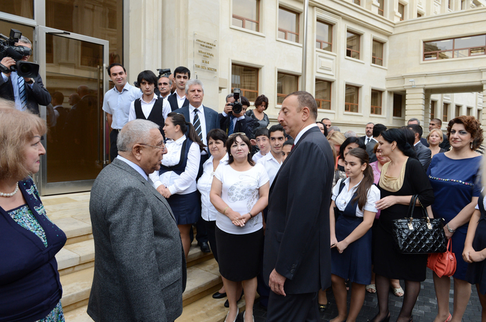 Prezident İlham Əliyev: Vətənə bağlılıq, sevgi, peşəkarlıq və yüksək biliyə malik olmaq Azərbaycanı qabağa aparacaq (FOTO)