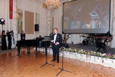 Azərbaycanın birinci xanımı “Christie’s” hərrac evinin Bakıda ilk sərgisinin açılış mərasimində iştirak edib (FOTO)