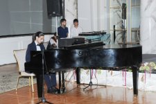 Azərbaycanın birinci xanımı “Christie’s” hərrac evinin Bakıda ilk sərgisinin açılış mərasimində iştirak edib (FOTO)