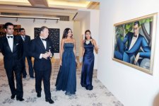 Azərbaycanın birinci xanımı “Christie’s” hərrac evinin Bakıda ilk sərgisinin açılış mərasimində iştirak edib (FOTO)