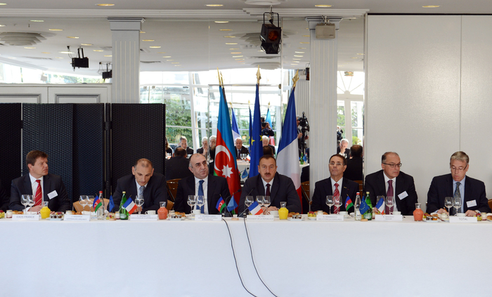 Prezident İlham Əliyev: "Azərbaycanın yürütdüyü enerji siyasəti region hüdudlarını aşır" (FOTO)