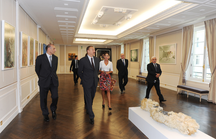 Prezident İlham Əliyev və xanımı Parisdə Azərbaycan Mədəniyyət Mərkəzinin açılışında iştirak ediblər (FOTO)