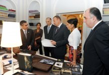 Prezident İlham Əliyev və xanımı Parisdə Azərbaycan Mədəniyyət Mərkəzinin açılışında iştirak ediblər (FOTO)
