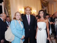 İlham Əliyev və xanımı Parisdə Azərbaycan Mədəniyyət Mərkəzinin açılışına həsr olunmuş qəbulda iştirak ediblər (FOTO)