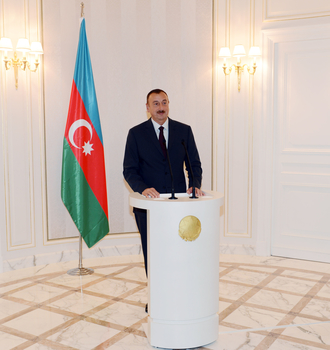 İlham Əliyev və xanımı Parisdə Azərbaycan Mədəniyyət Mərkəzinin açılışına həsr olunmuş qəbulda iştirak ediblər (FOTO)