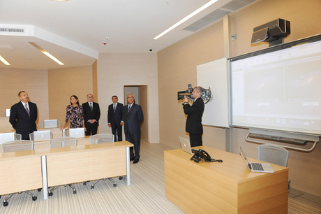 Prezident İlham Əliyev və xanımı Azərbaycan Diplomatik Akademiyasının yeni tədris kompleksinin açılışında iştirak edib (FOTO)