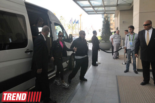 Dünya şöhrətli müğənni Cennifer Lopezin Bakıda ilk fotoşəkilləri