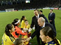 Azərbaycan Prezidenti İlham Əliyev və xanımı FIFA U-17 qadınlararası dünya çempionatının açılış mərasimində iştirak ediblər (FOTO)