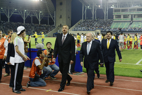Azərbaycan Prezidenti İlham Əliyev və xanımı FIFA U-17 qadınlararası dünya çempionatının açılış mərasimində iştirak ediblər (FOTO)