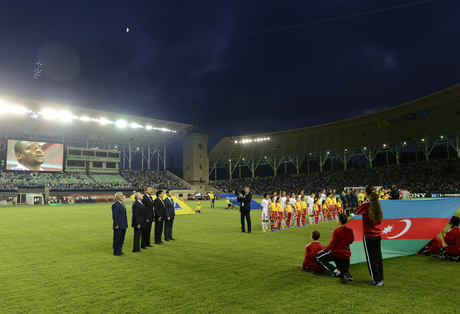 Azərbaycan Prezidenti İlham Əliyev və xanımı FIFA U-17 qadınlararası dünya çempionatının açılış mərasimində iştirak ediblər (FOTO)